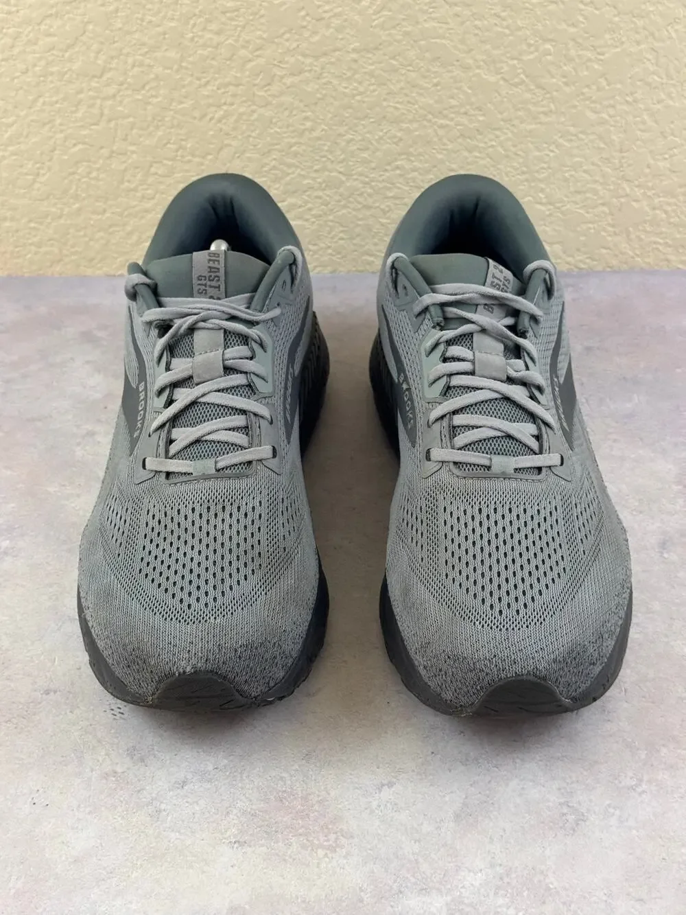 Brooks Beast GTS 24 Shoes Mens Size 14 Gray Wide 2E Running Support 1104252E069